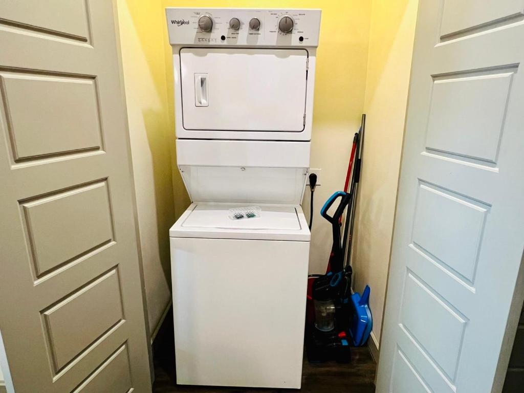 Apartment Downtown Apart 1 Bed 1 Bath Free Parking *
