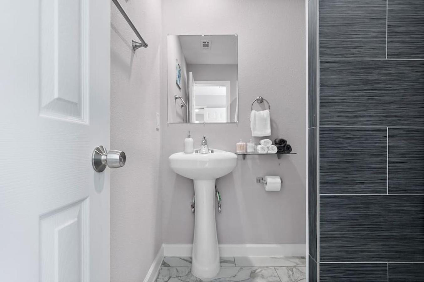 Holiday home Htown Escape Nr Med Center, Galleria, Nrg Games *
