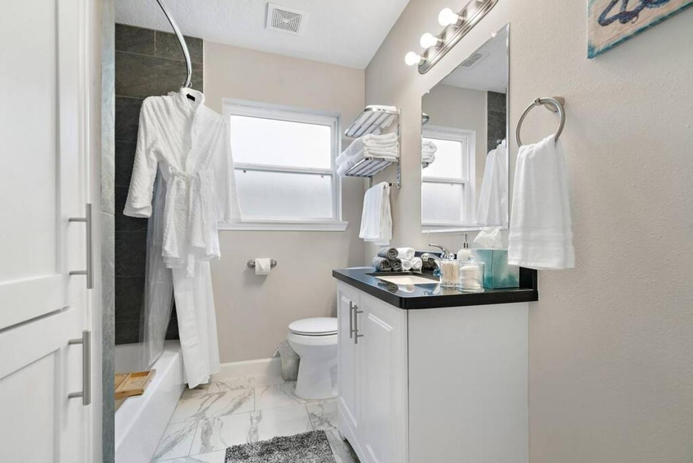 Holiday home Htown Escape Nr Med Center, Galleria, Nrg Games