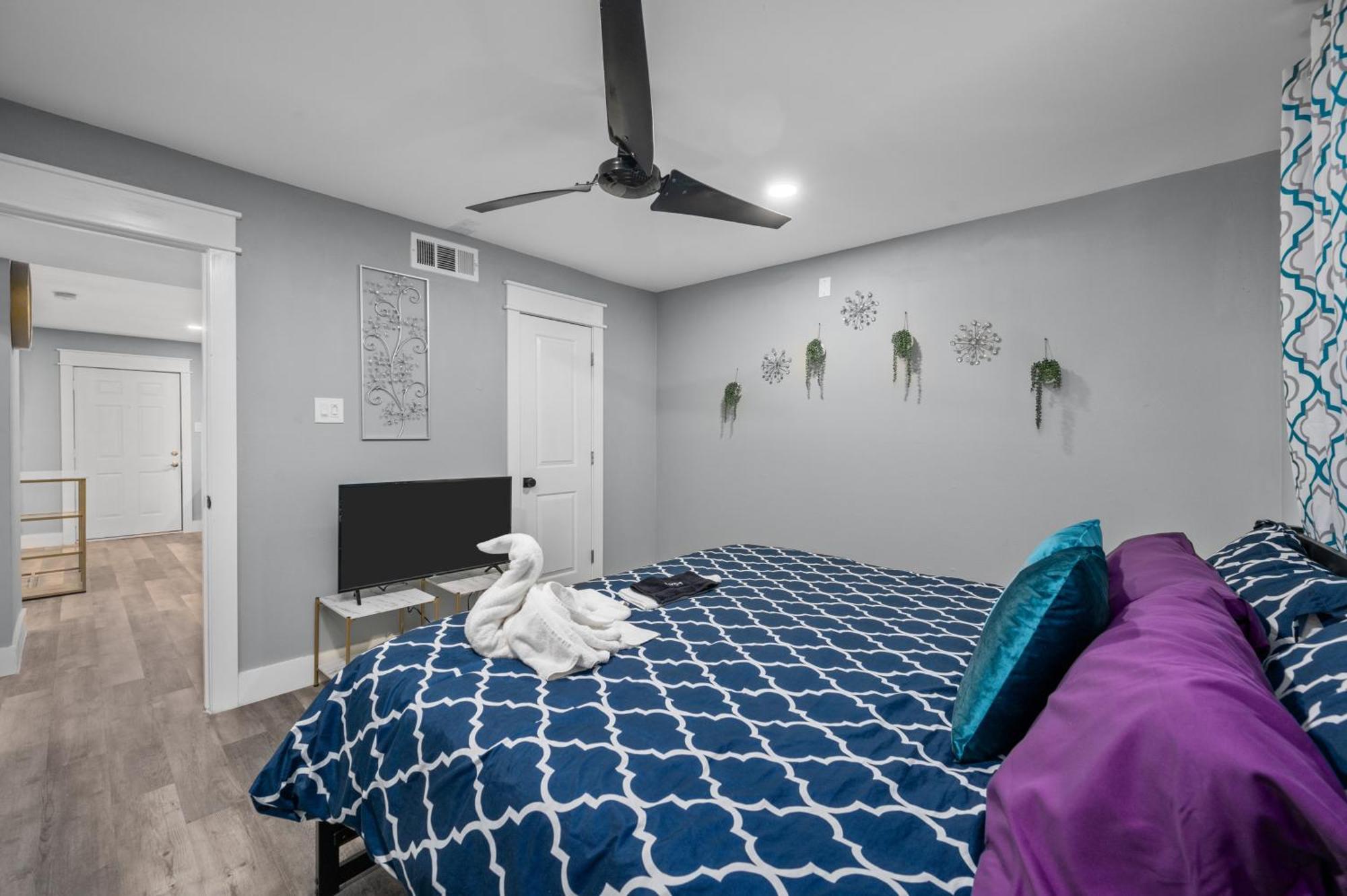 Charming 1br Heights With Pool And Free Park *