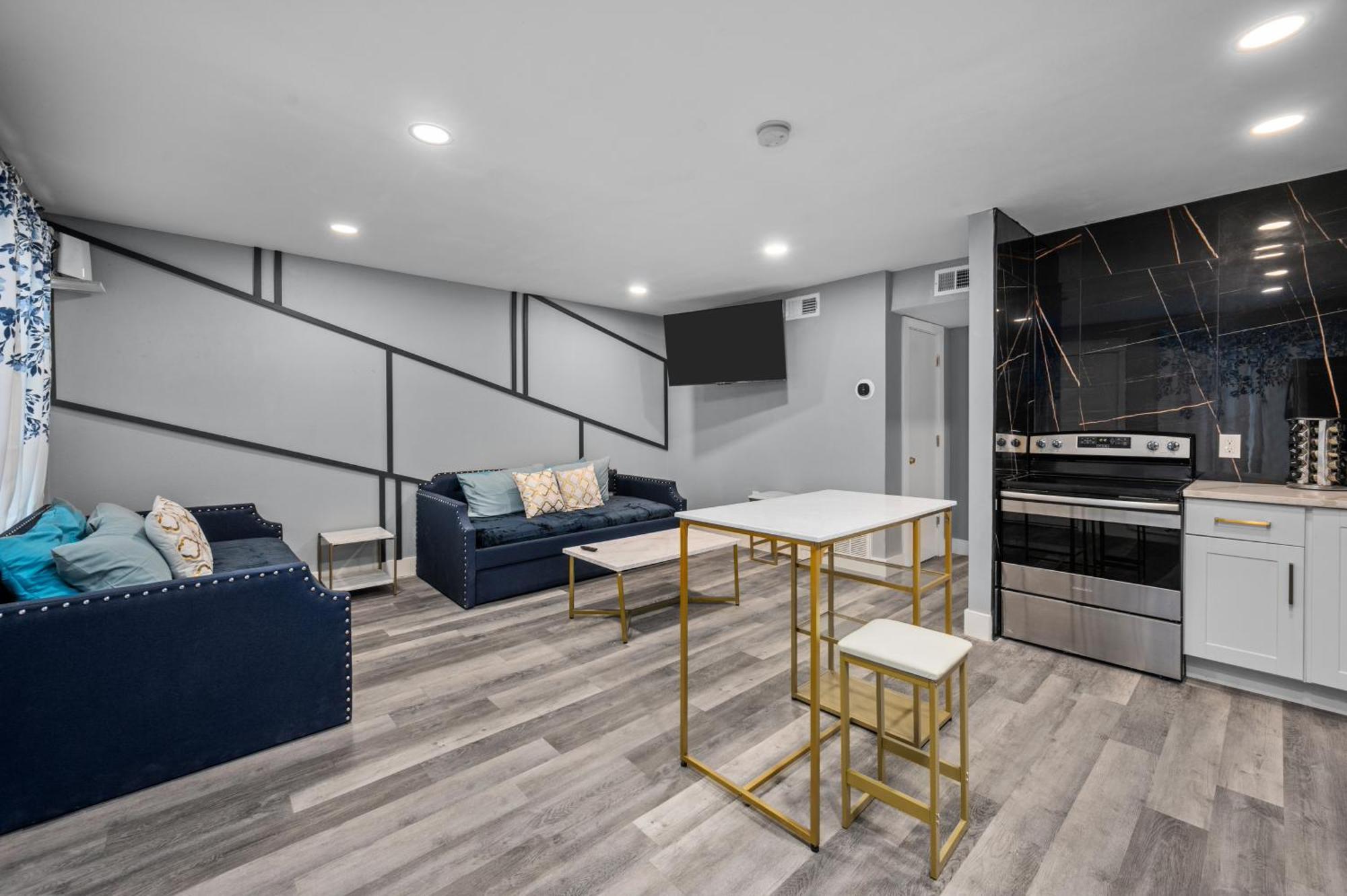 Charming 1br Heights With Pool And Free Park Apartment *