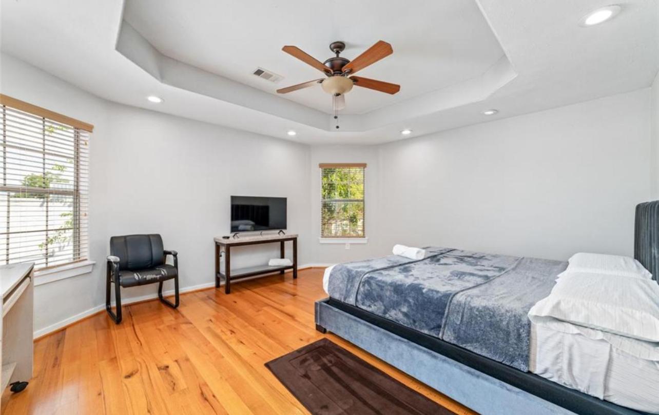 Luxuria Mini-mansion Near Downtown Houston