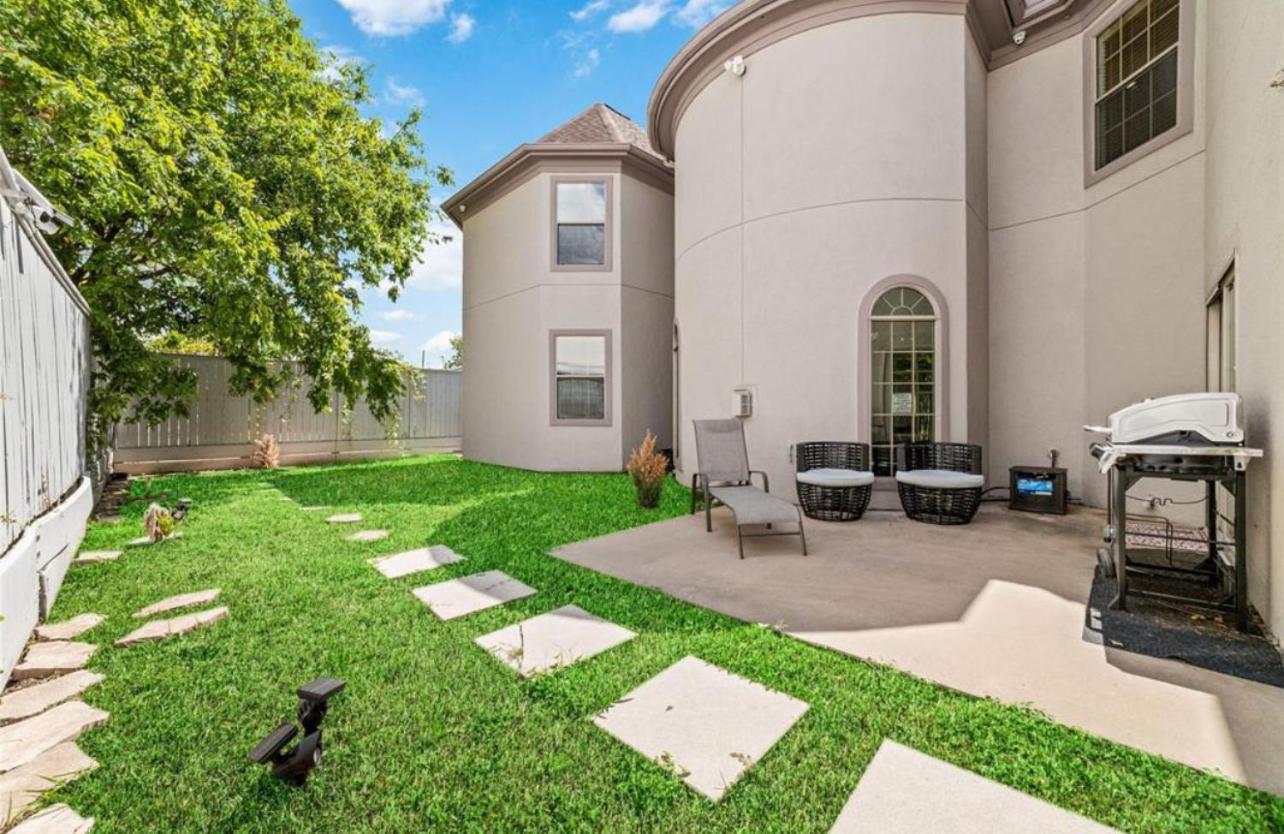 Luxuria Mini-mansion Near Downtown * Houston