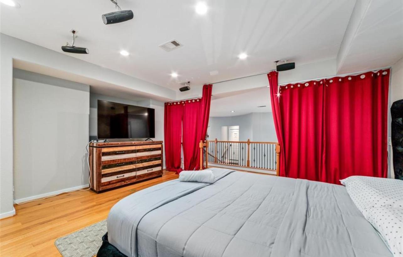 Luxuria Mini-mansion Near Downtown * Houston