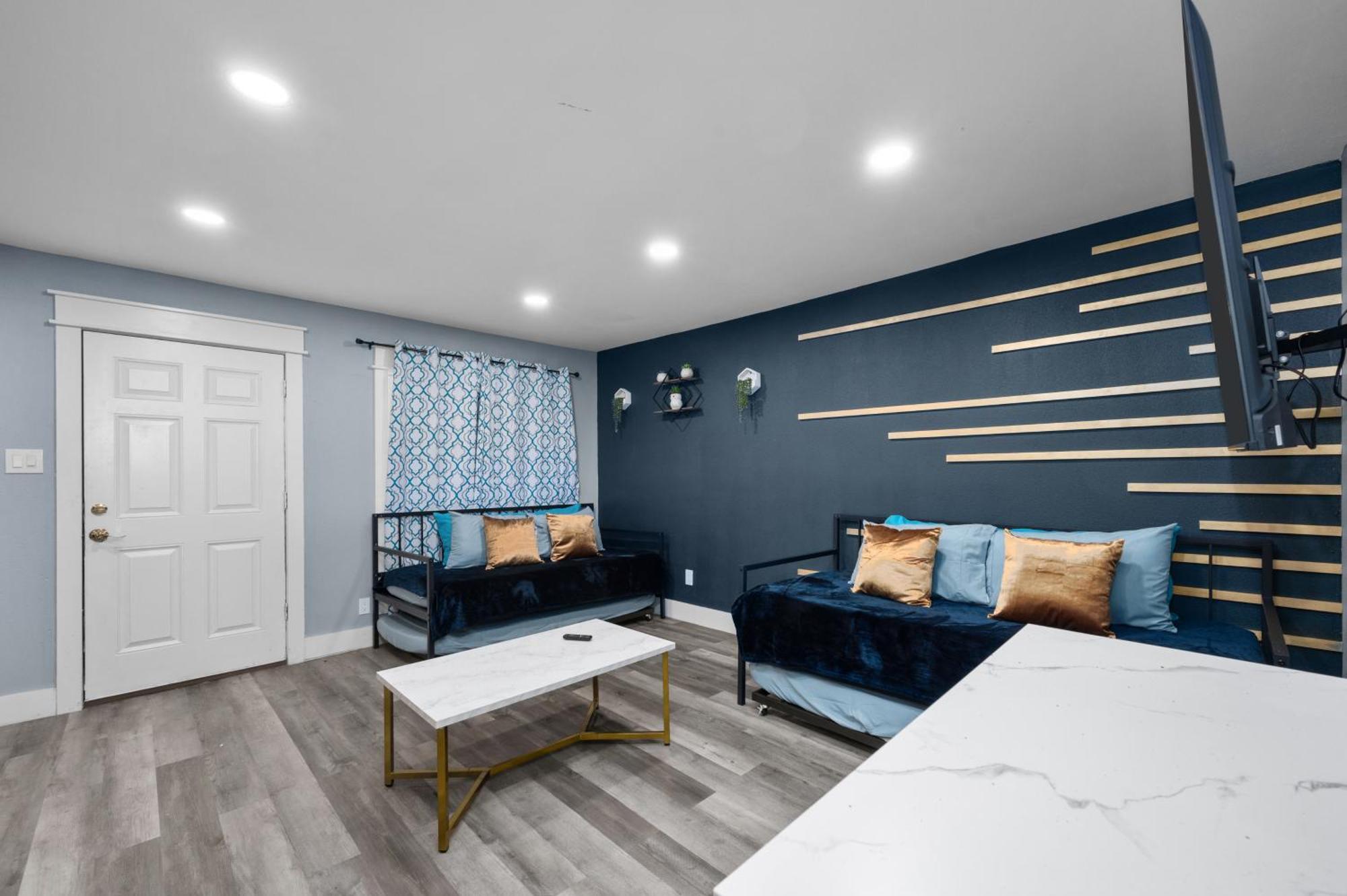 Cute And Stylish 1br With Pool & Free Park Apartment