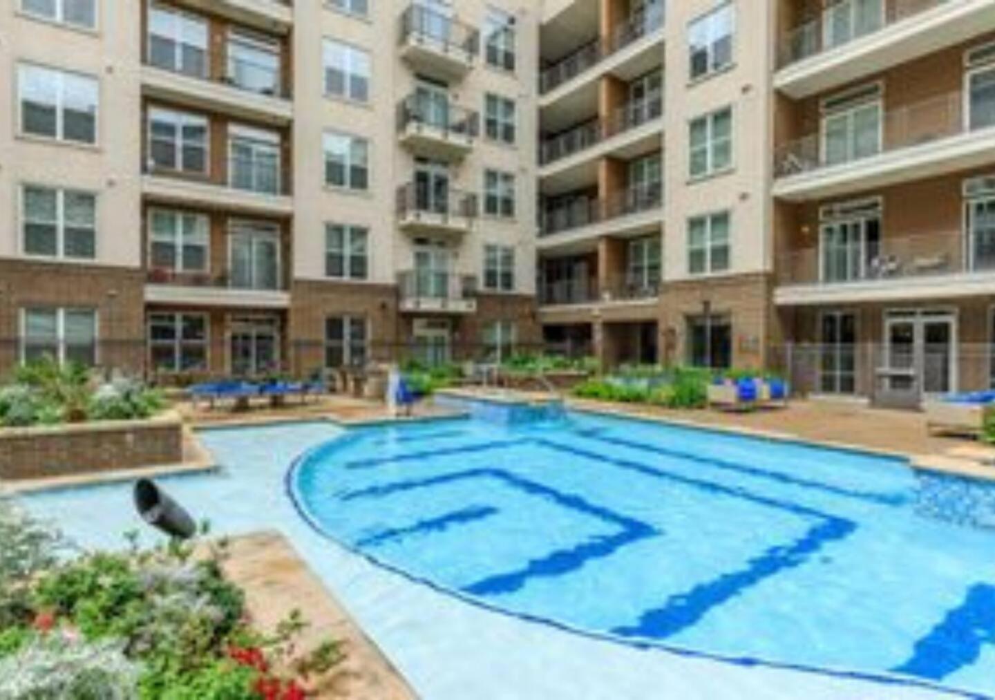 Elite Downtown Poolside Oasis *