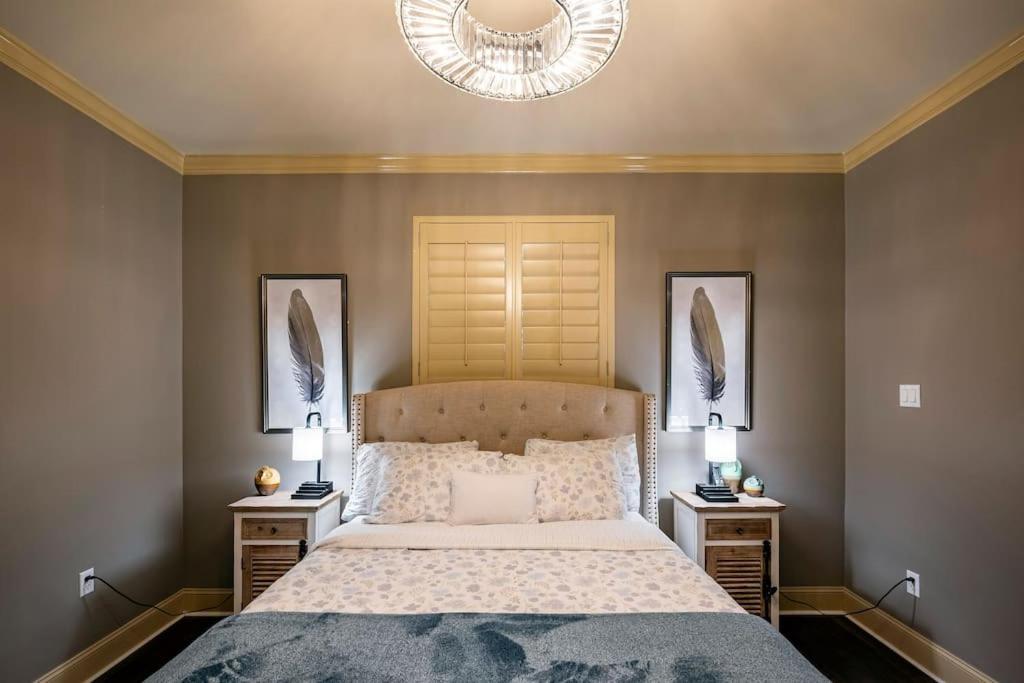 Walking Distance To Galleria Mall And River Oaks District Modern * Houston