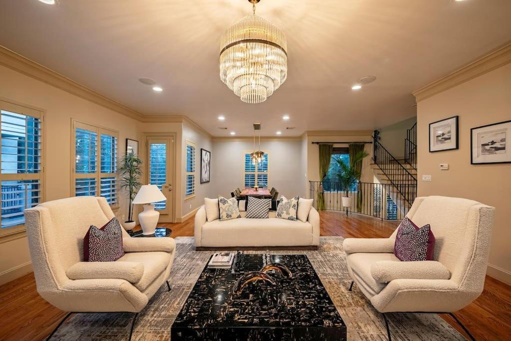 Holiday home Walking Distance To Galleria Mall And River Oaks District Modern