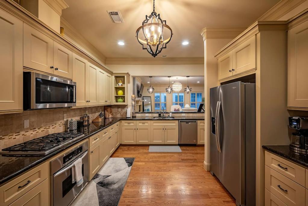 Holiday home Walking Distance To Galleria Mall And River Oaks District Modern *