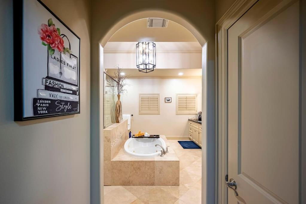 Holiday home Walking Distance To Galleria Mall And River Oaks District Modern