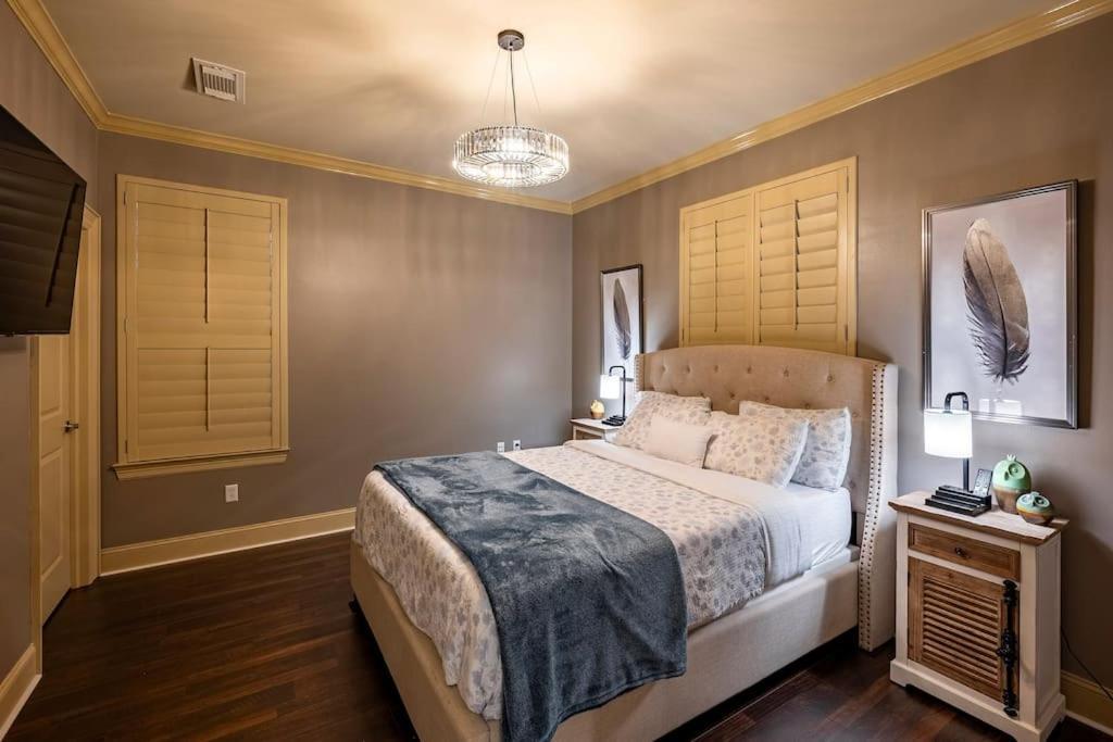 Holiday home Walking Distance To Galleria Mall And River Oaks District Modern Houston