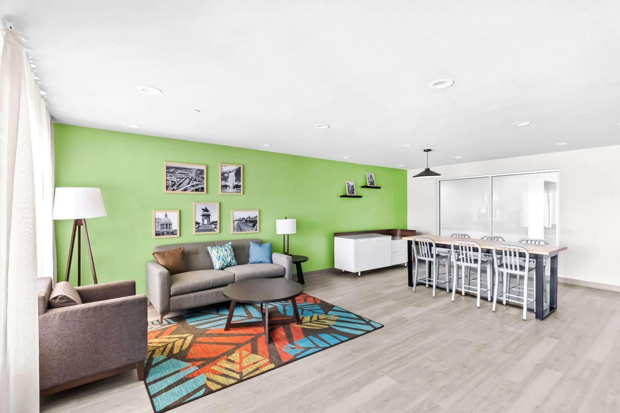 Hotel Woodspring South Hobby