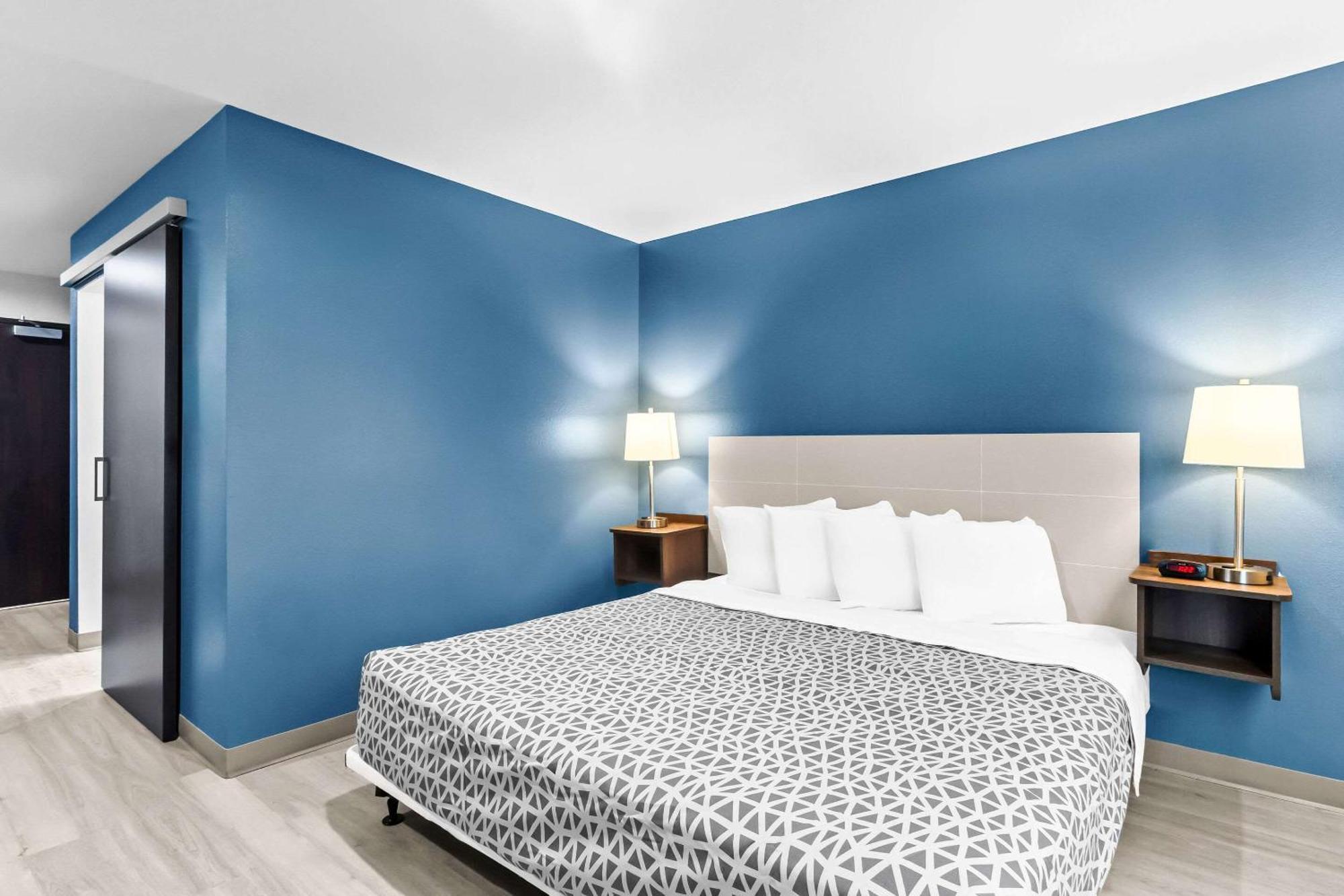 Woodspring South Hobby Hotel *