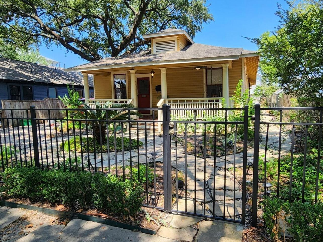 Cute & Quiet Garage Guest house Houston
