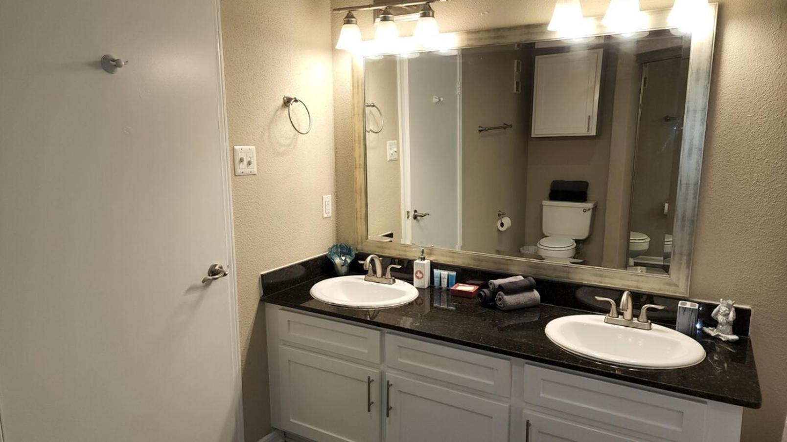 Med Center Charm 2br Haven Apartment *