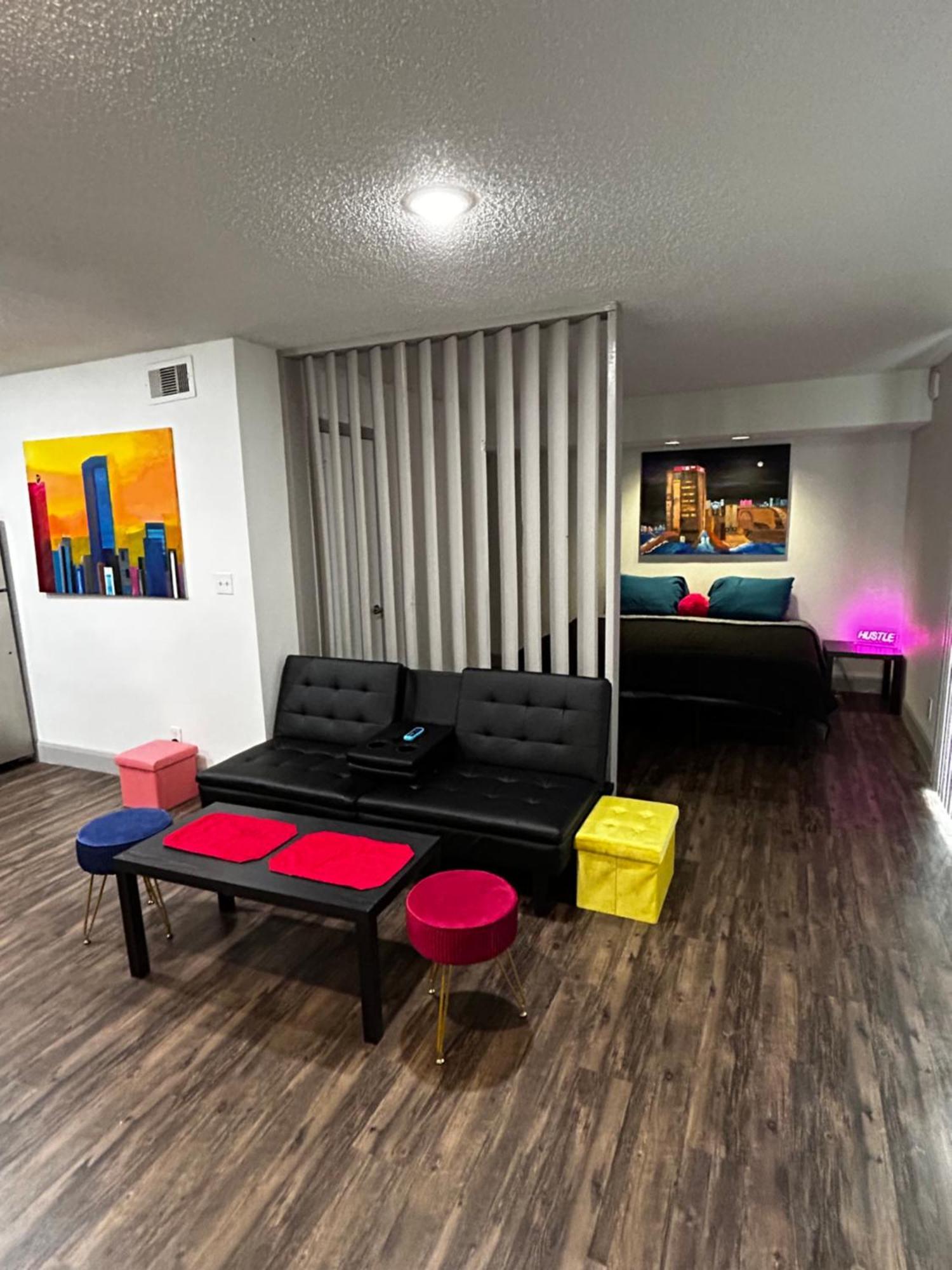 Posh Entire Unit At Nrg & Tmc *