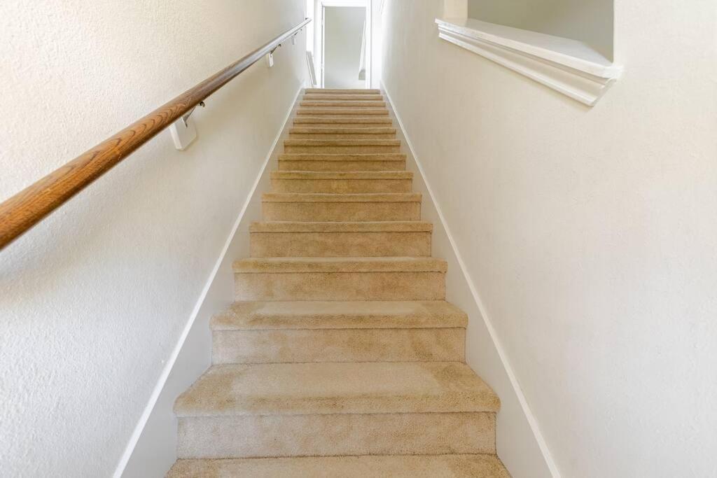 Holiday home N-e-g House - Near David Wayne Hooks Airport *