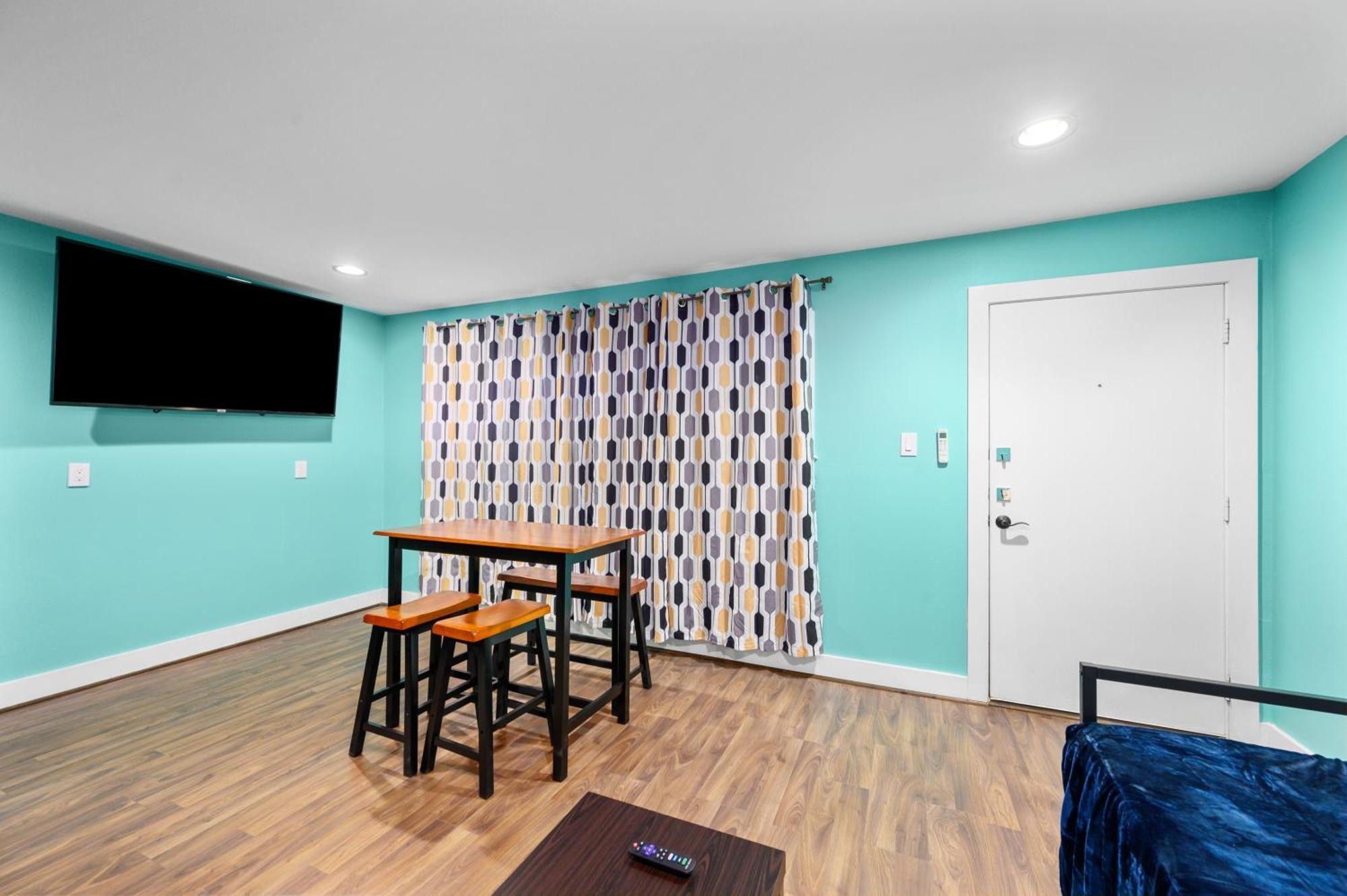 1-bedroom Haven In Murworth, Close To Medical Center Apartment