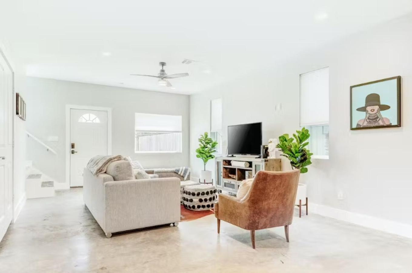 Centrally Located Pet Friendly 3 Bedroom Haven