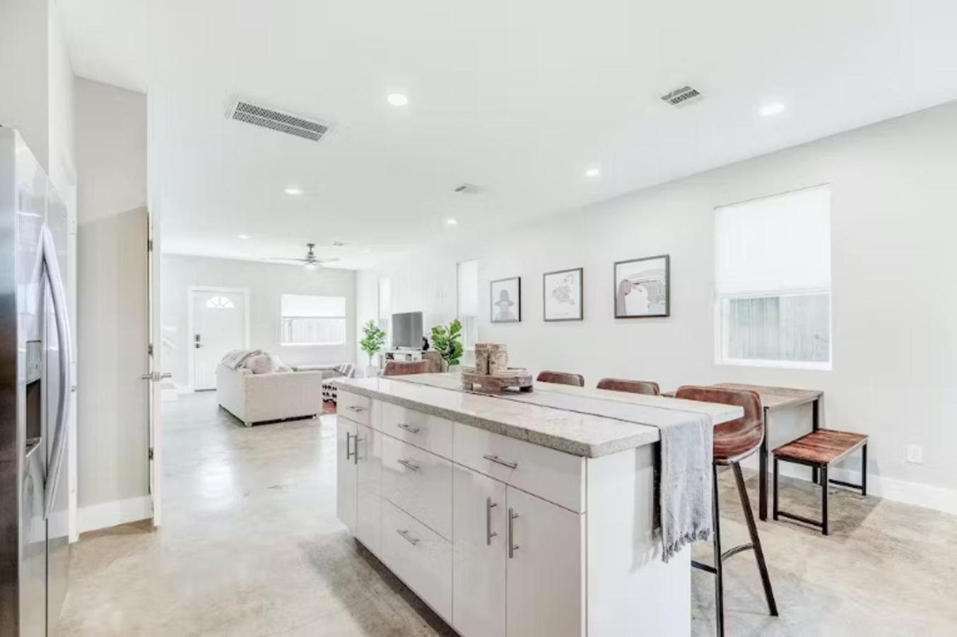Centrally Located Pet Friendly 3 Bedroom Haven Holiday home Houston