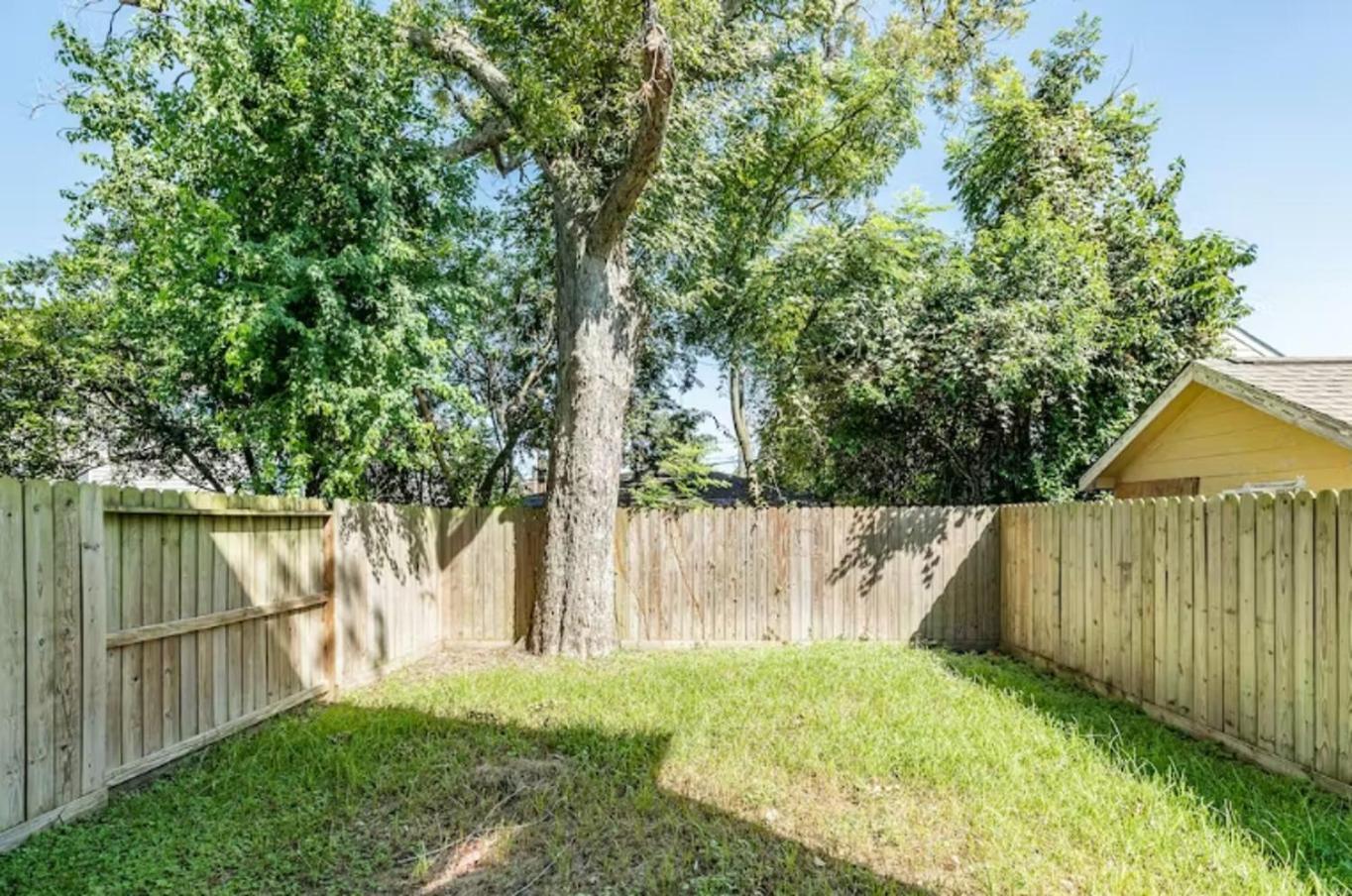 Centrally Located Pet Friendly 3 Bedroom Haven