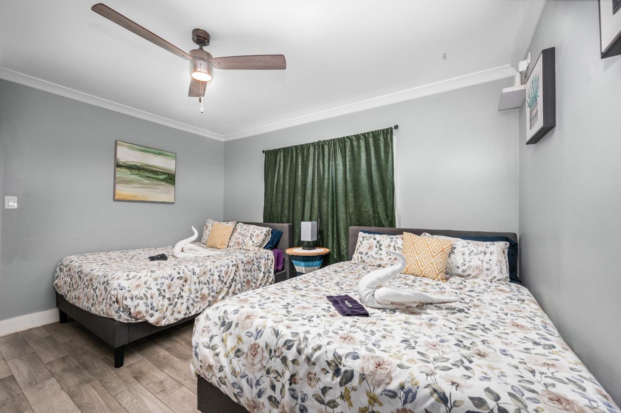 Charming And Cozy 2br Apt - Close To Downtown Apartment