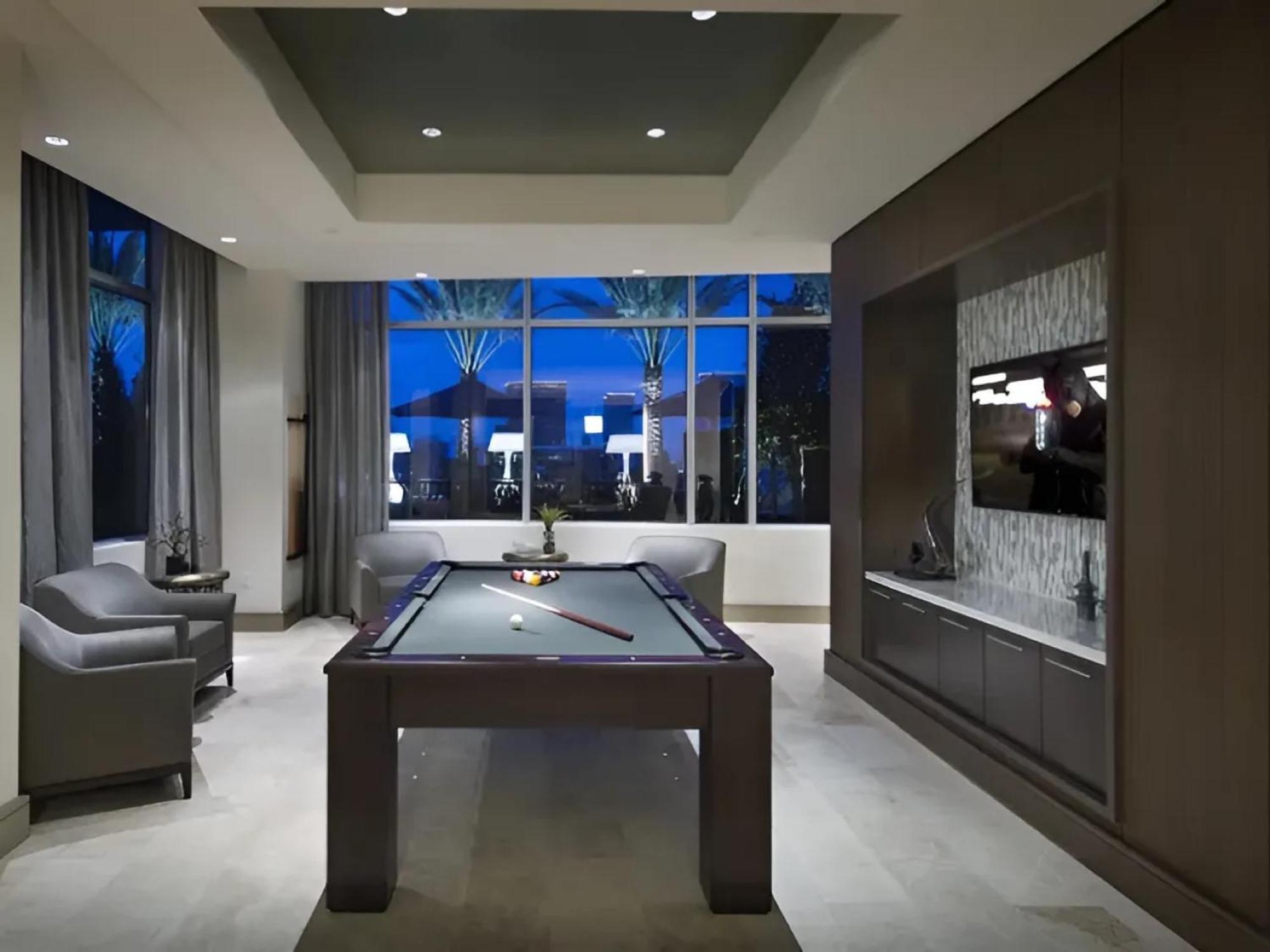 Hanover Post Oak Apartment *