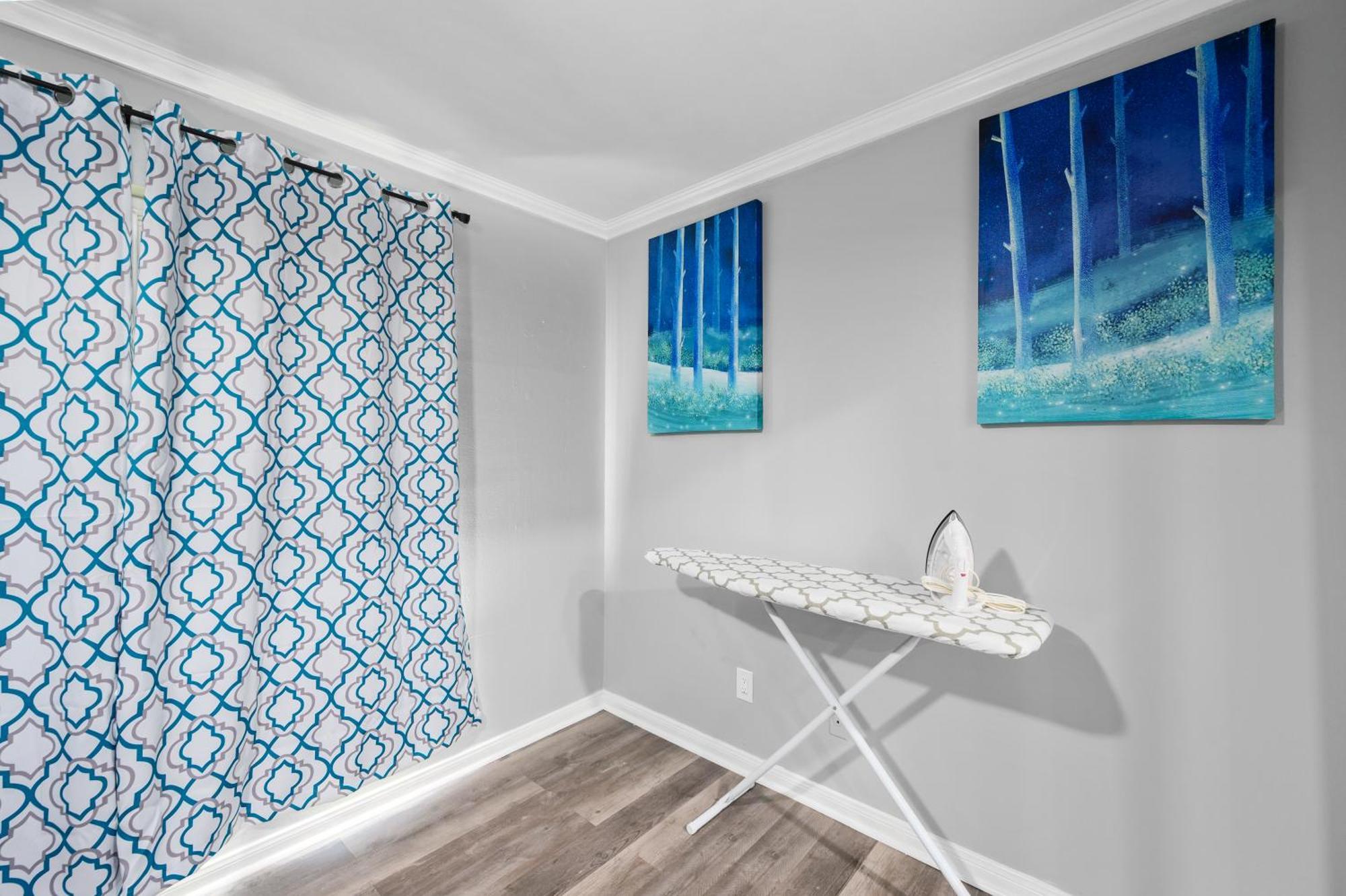 Lovely Montrose 3br With Fast Wi-fi & Free Park Apartment Houston