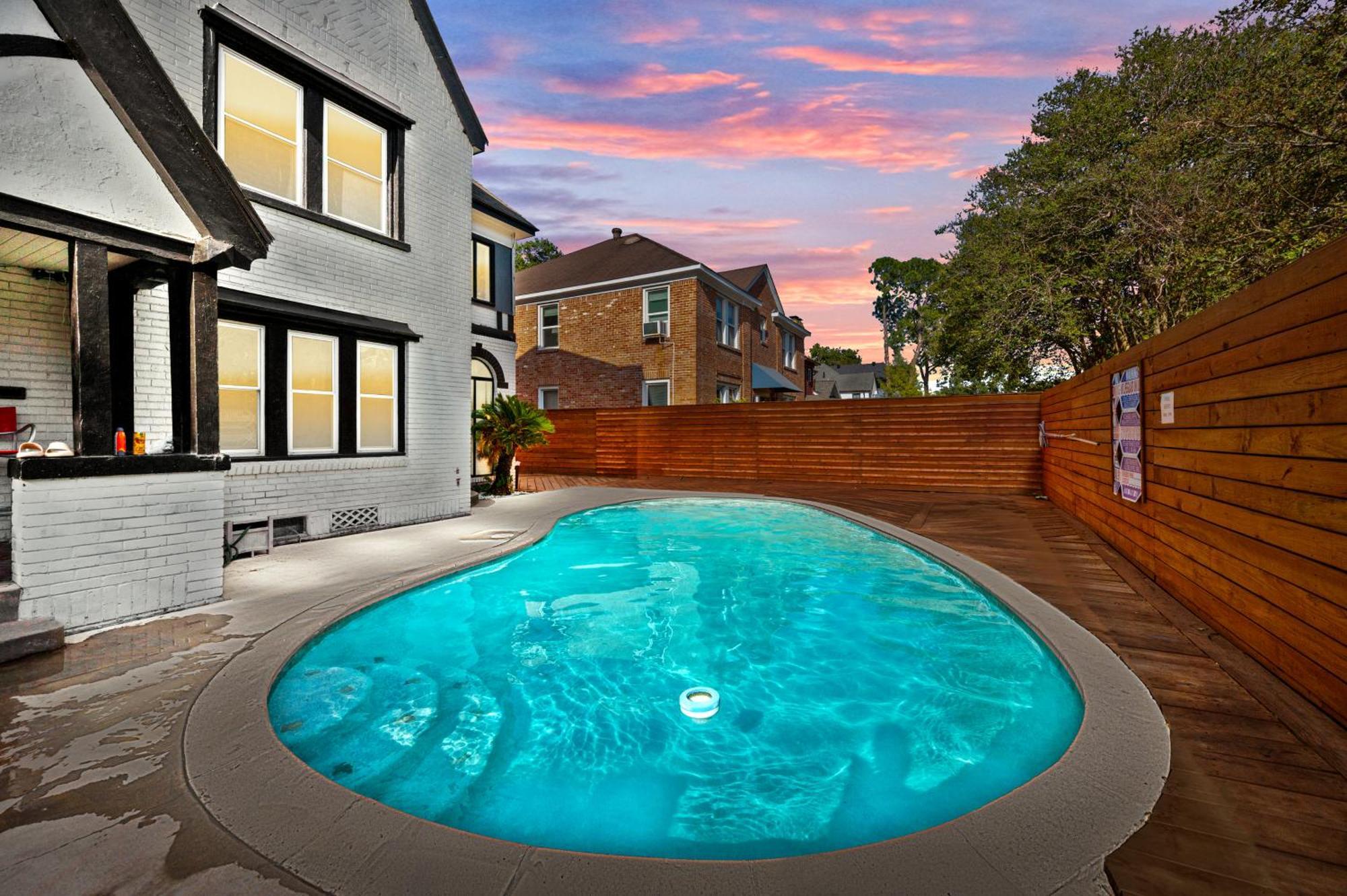 Apartment Chic Studio Apt In Central With Free Park Houston