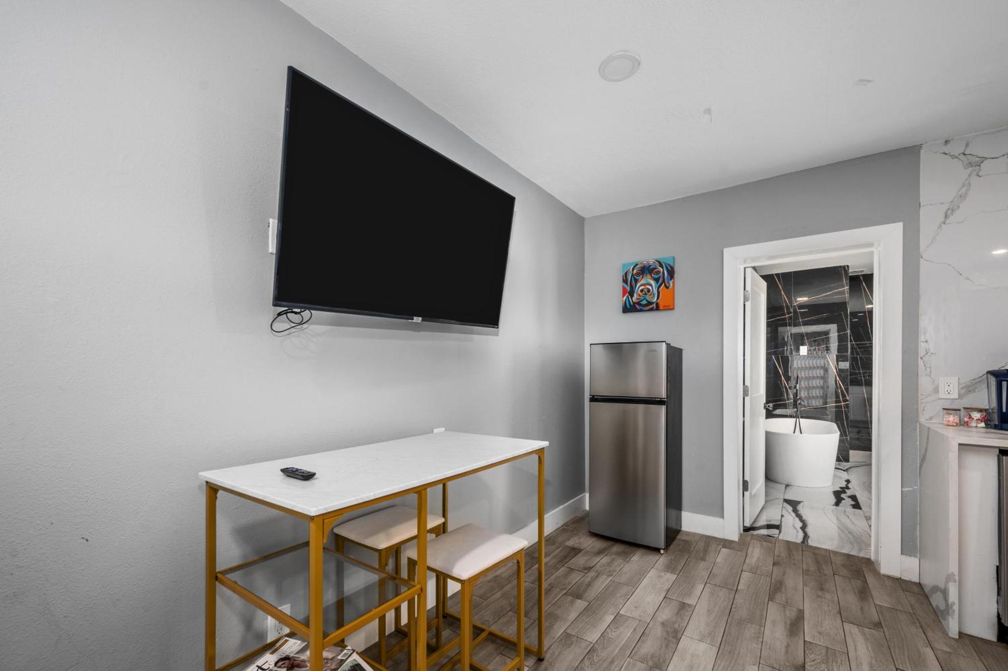 Chic Studio Apt In Central With Free Park Apartment Houston