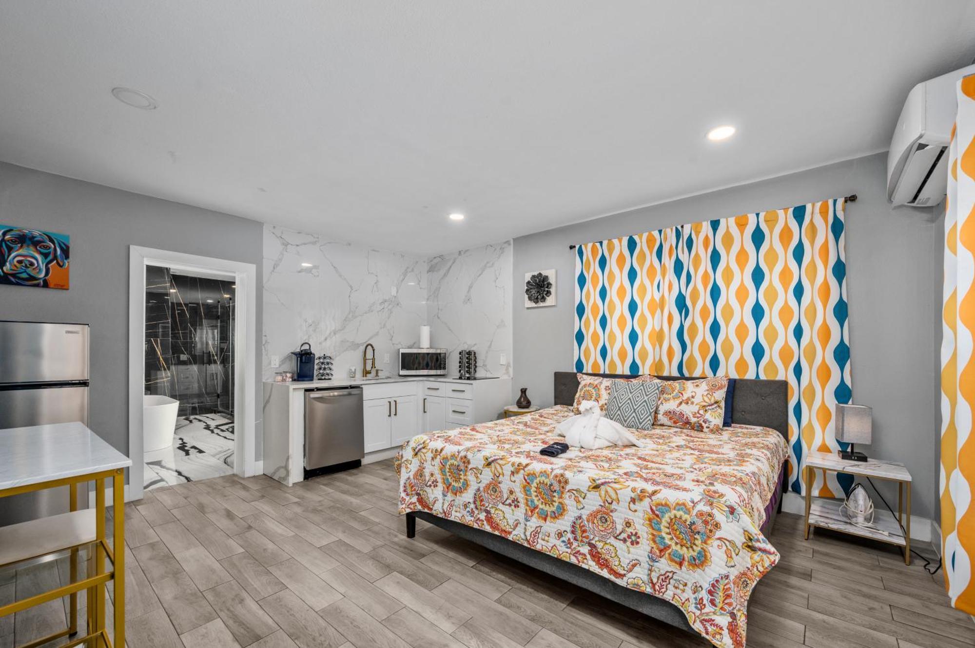 Apartment Chic Studio Apt In Central With Free Park Houston