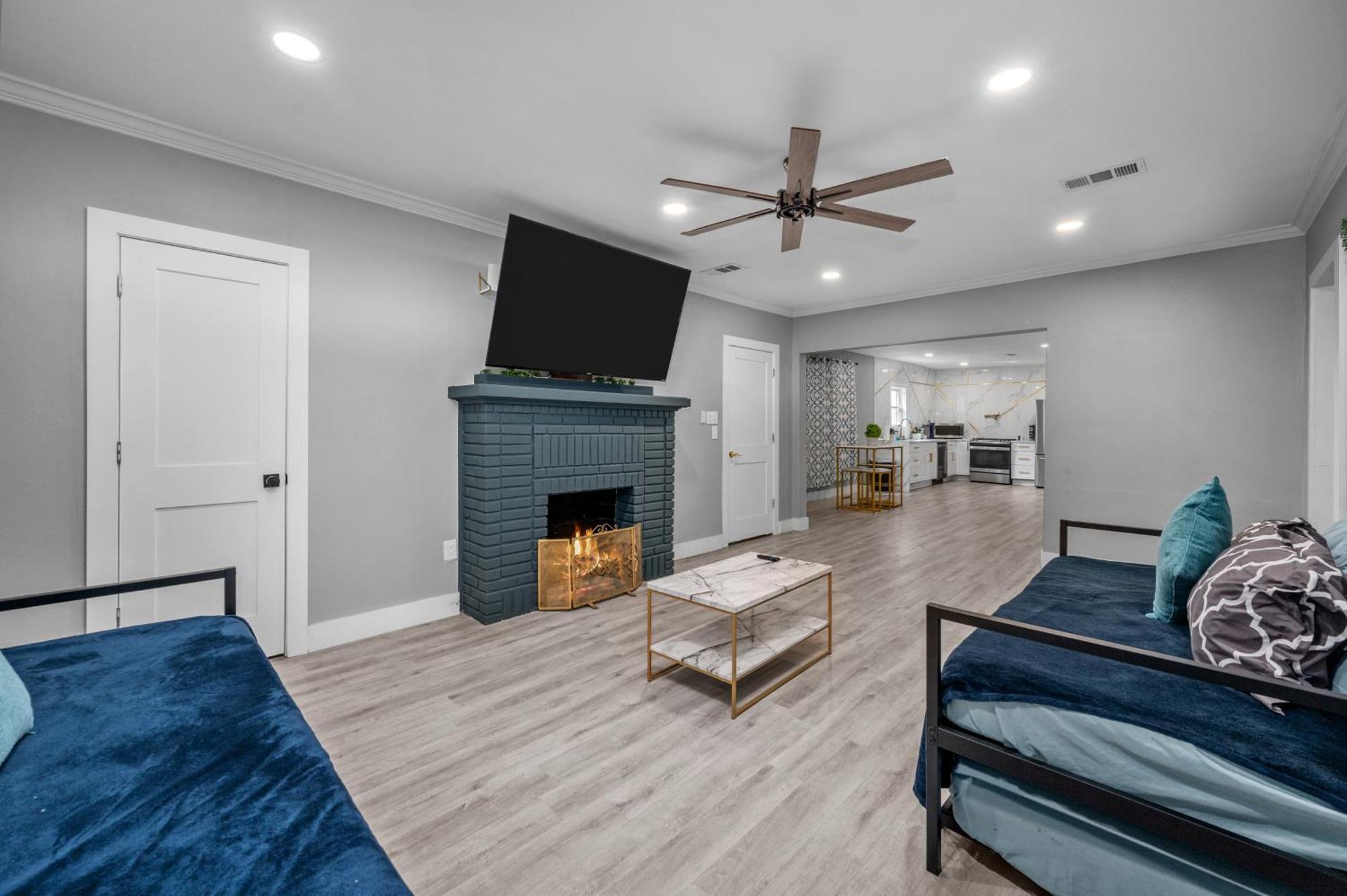 Modern & Spacious 3br Retreat On Prime Location Apartment