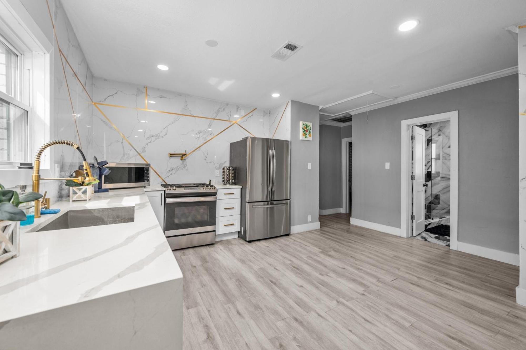 Apartment Modern & Spacious 3br Retreat On Prime Location Houston