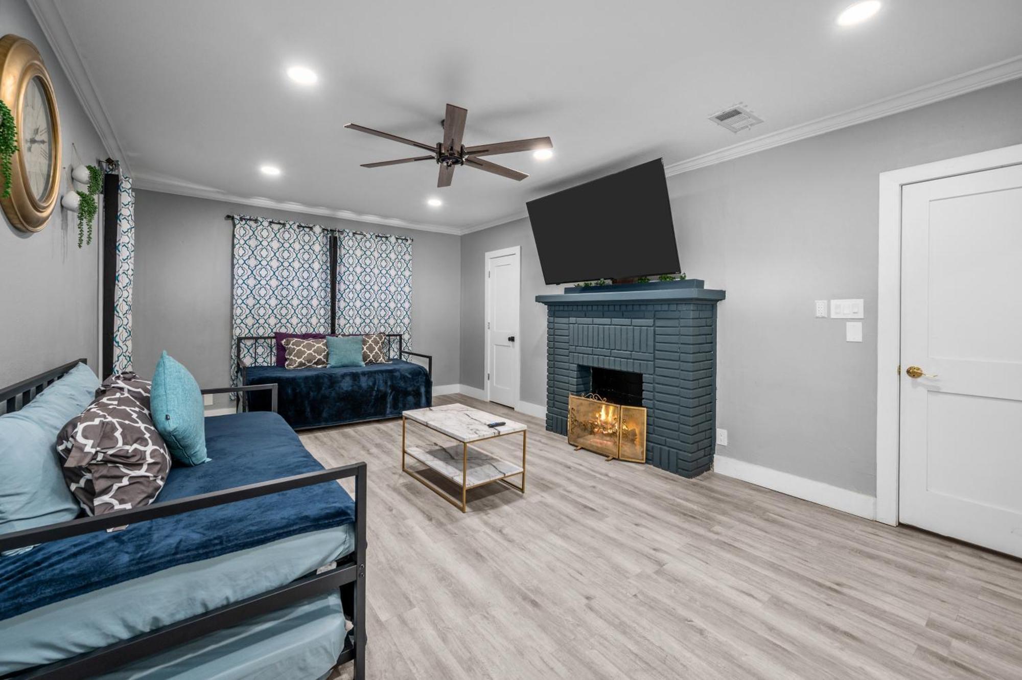 Modern & Spacious 3br Retreat On Prime Location Apartment