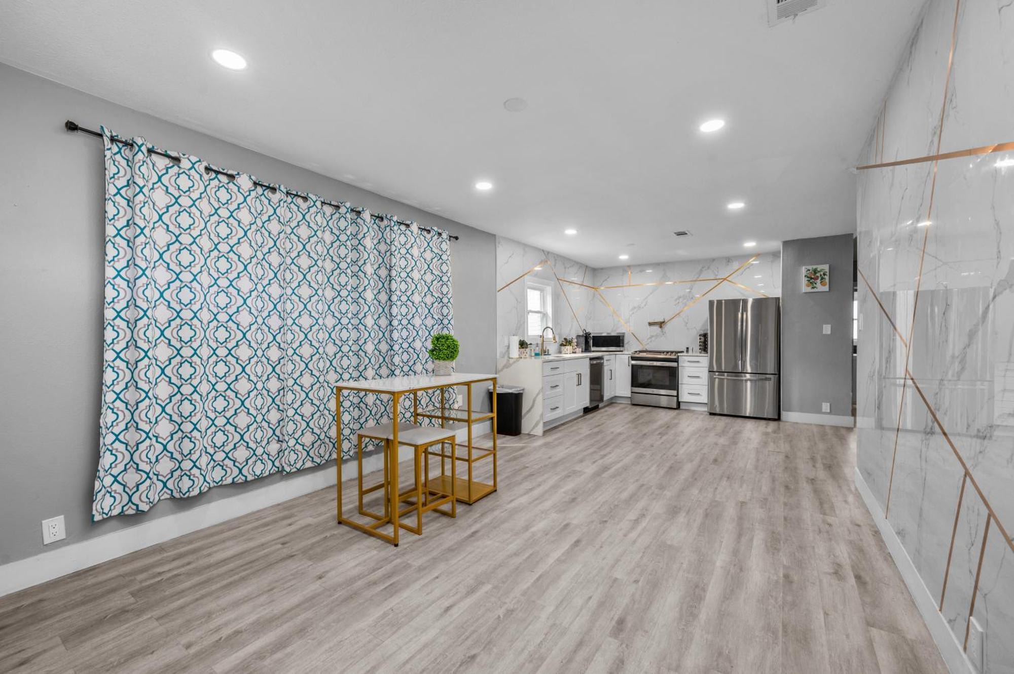 Modern & Spacious 3br Retreat On Prime Location Houston