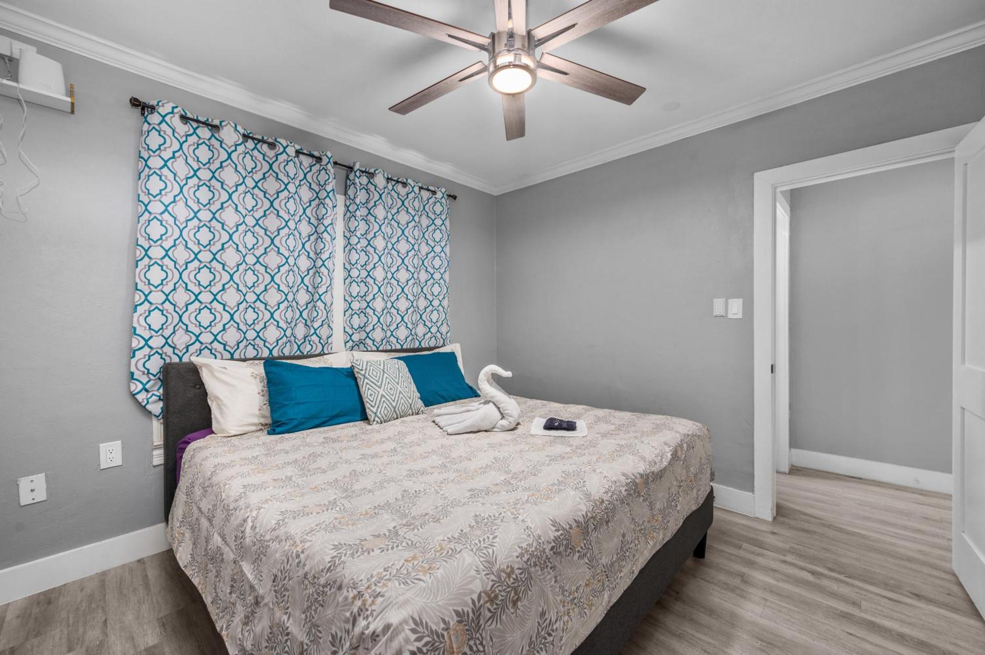 Modern & Spacious 3br Retreat On Prime Location