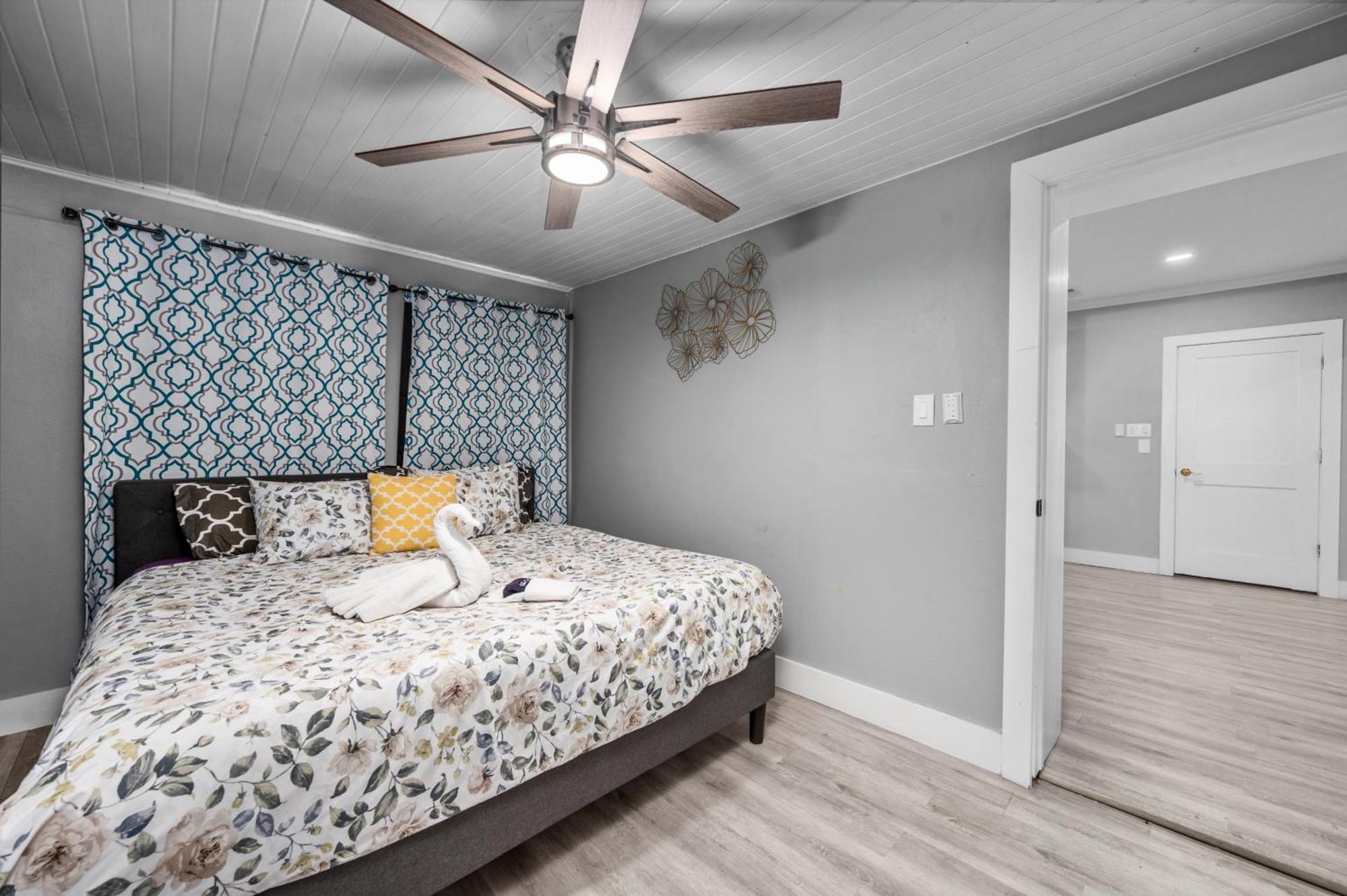 Modern & Spacious 3br Retreat On Prime Location Apartment Houston