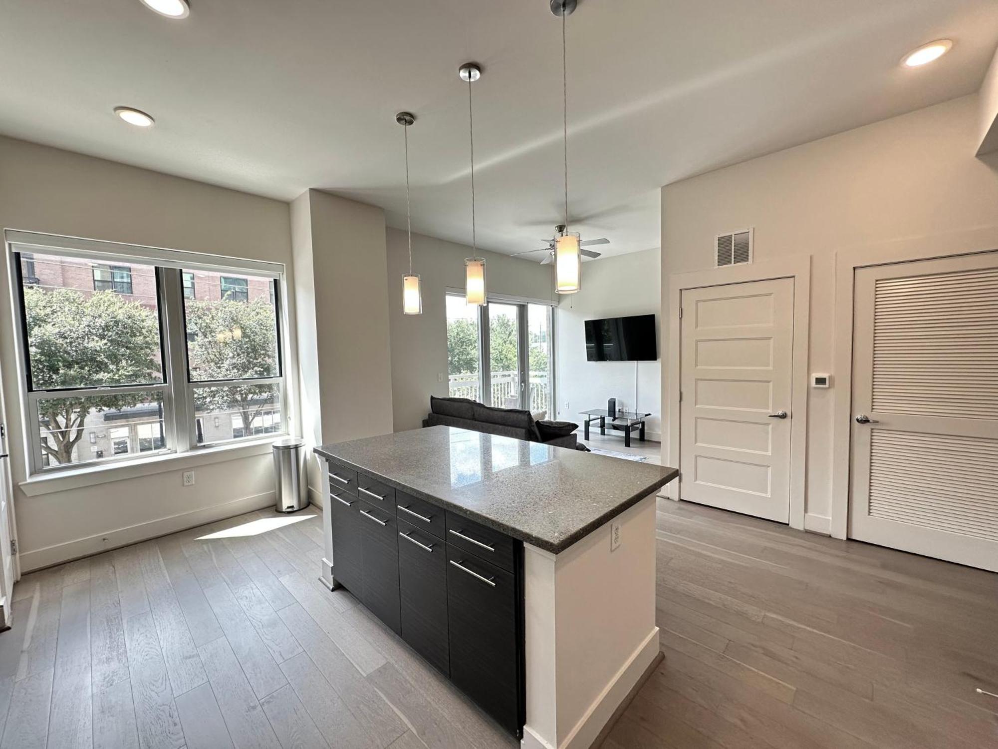 Midtown Hideaway Apartment *