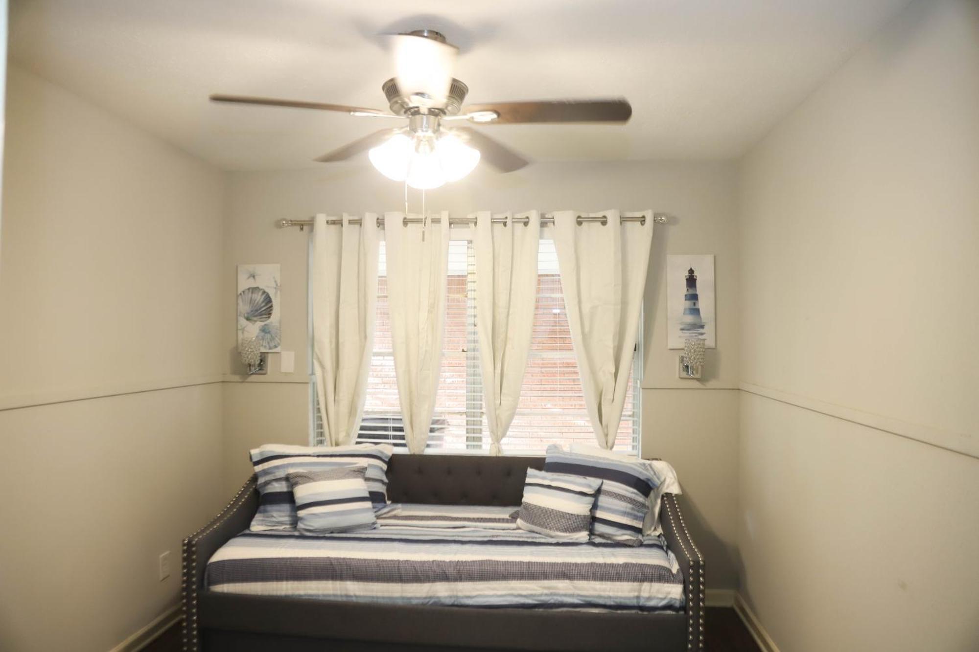 Charming 3bdrm Retreat Near Hcu *