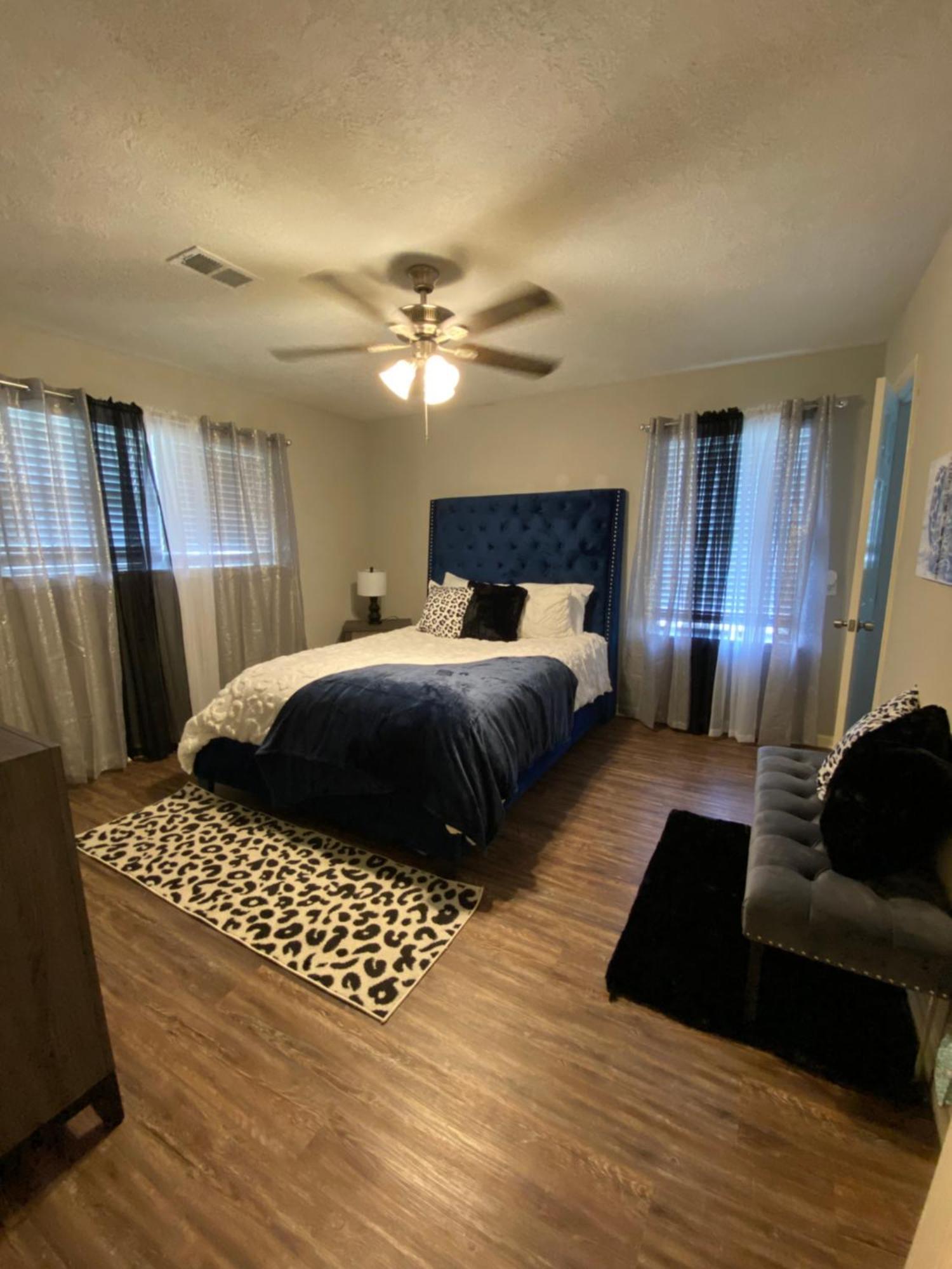 Holiday home Charming 3bdrm Retreat Near Hcu *