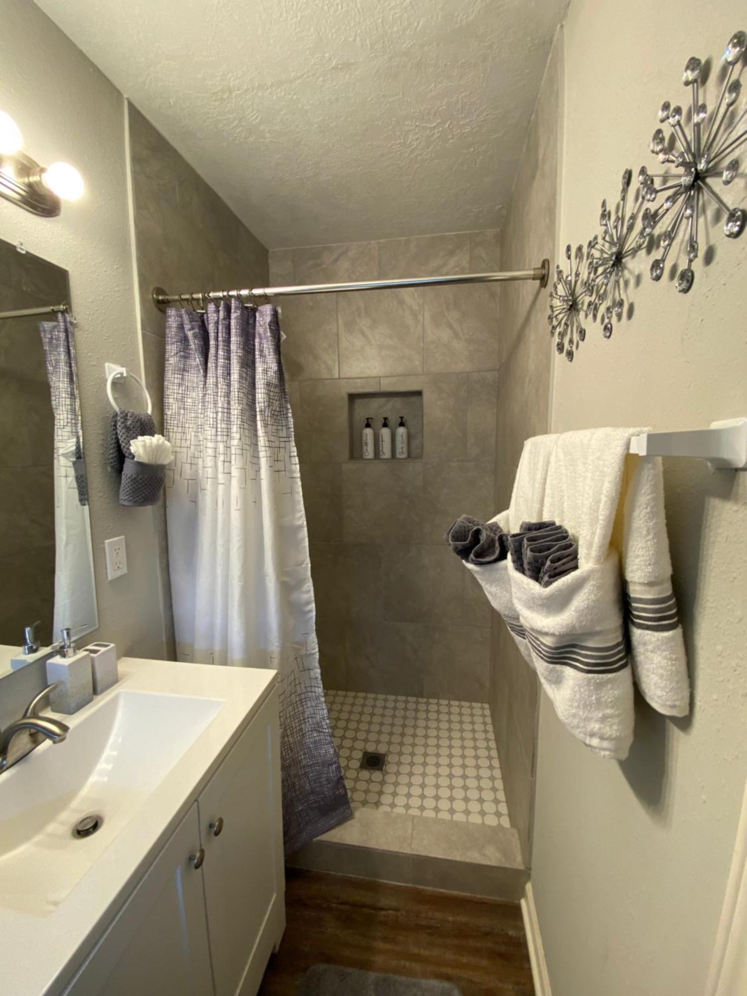 Charming 3bdrm Retreat Near Hcu Houston