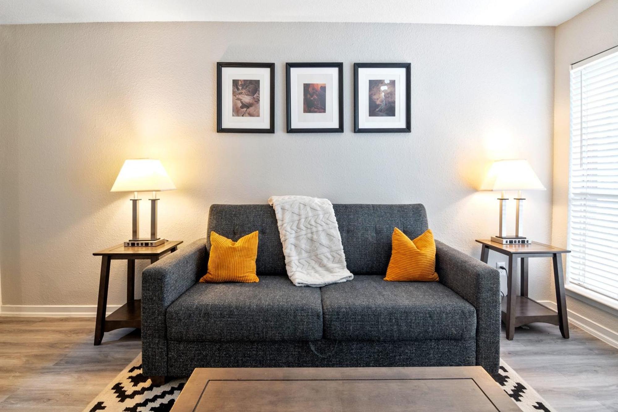Apartment Contemporary 2br Near Downtown Houston