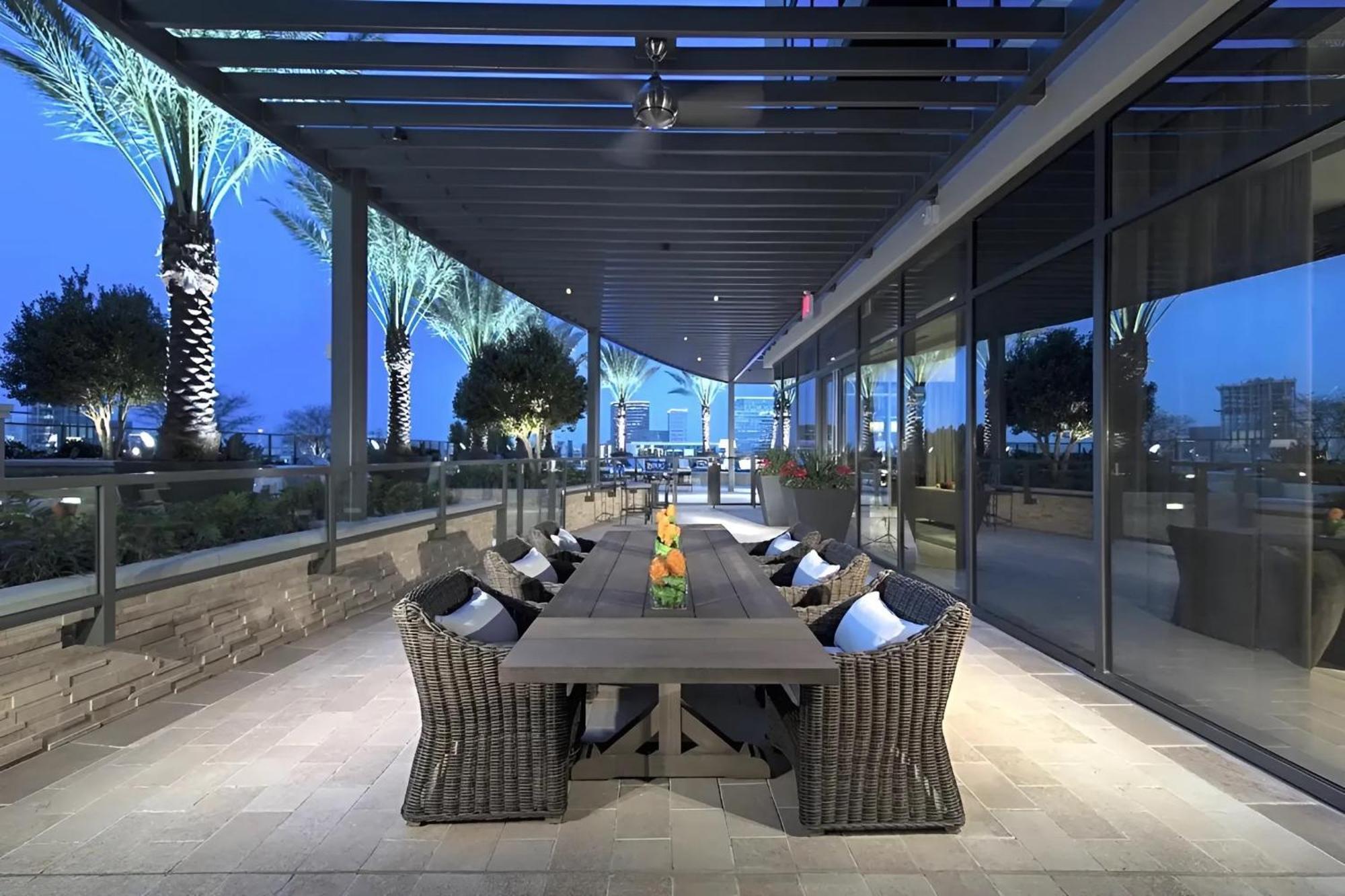 Hanover Post Oak Apartment *