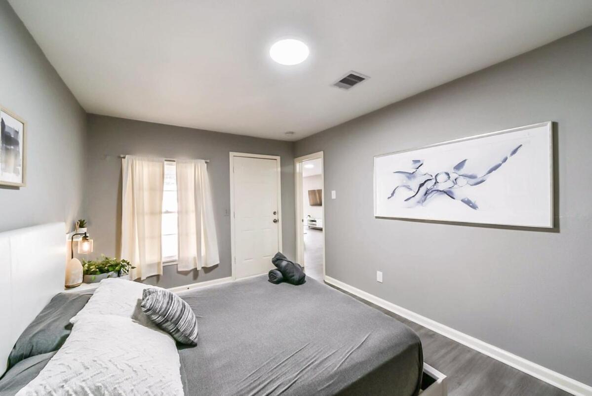Comfy 5br With Hot Tub, 10min From Ngr Stadium Holiday home