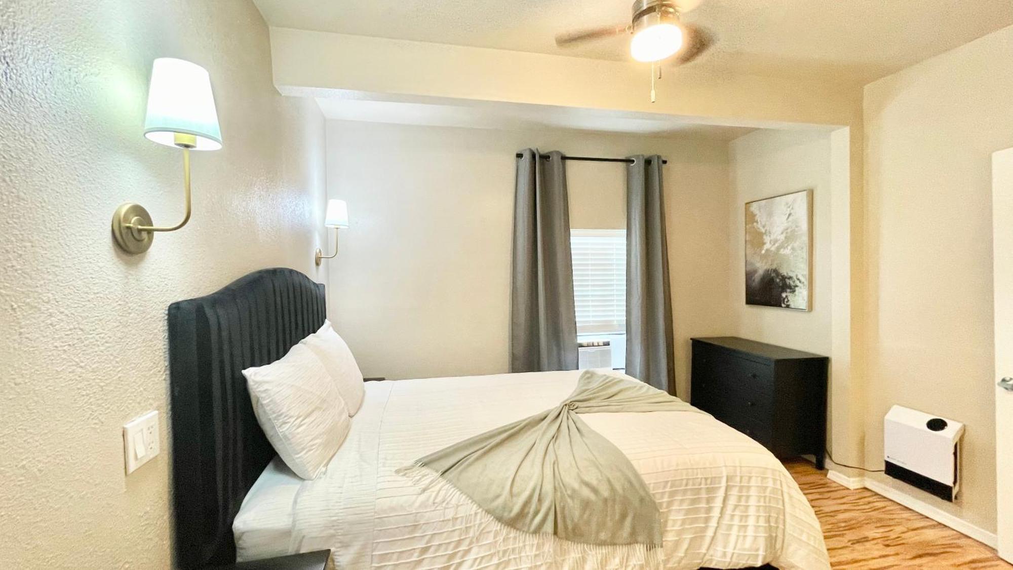 Apartment Delightful Location In Midtown! *