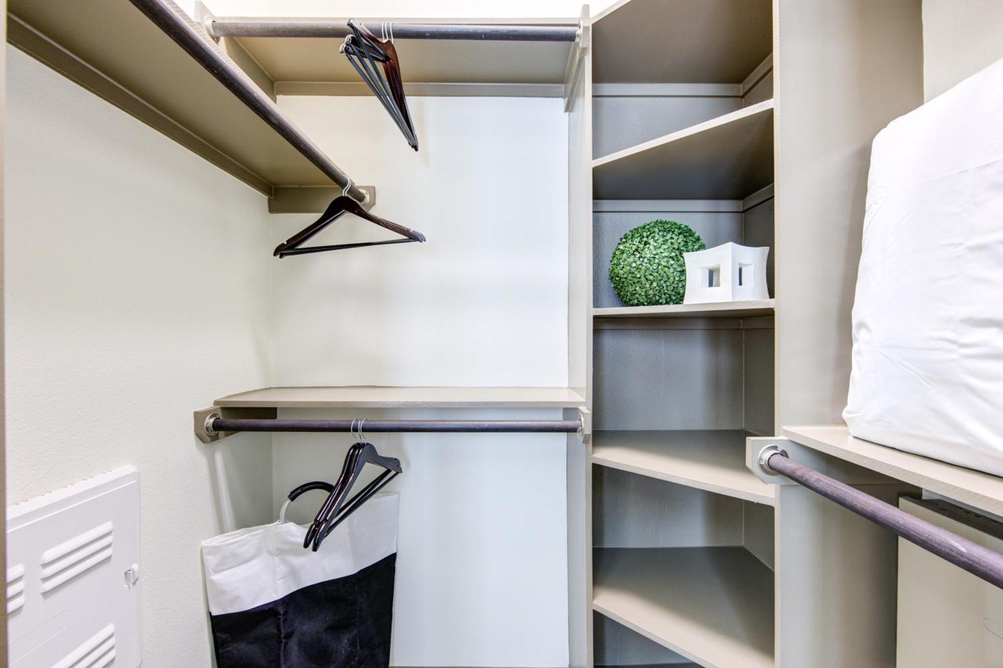 Sleek Energy Corridor King Bed Apartment