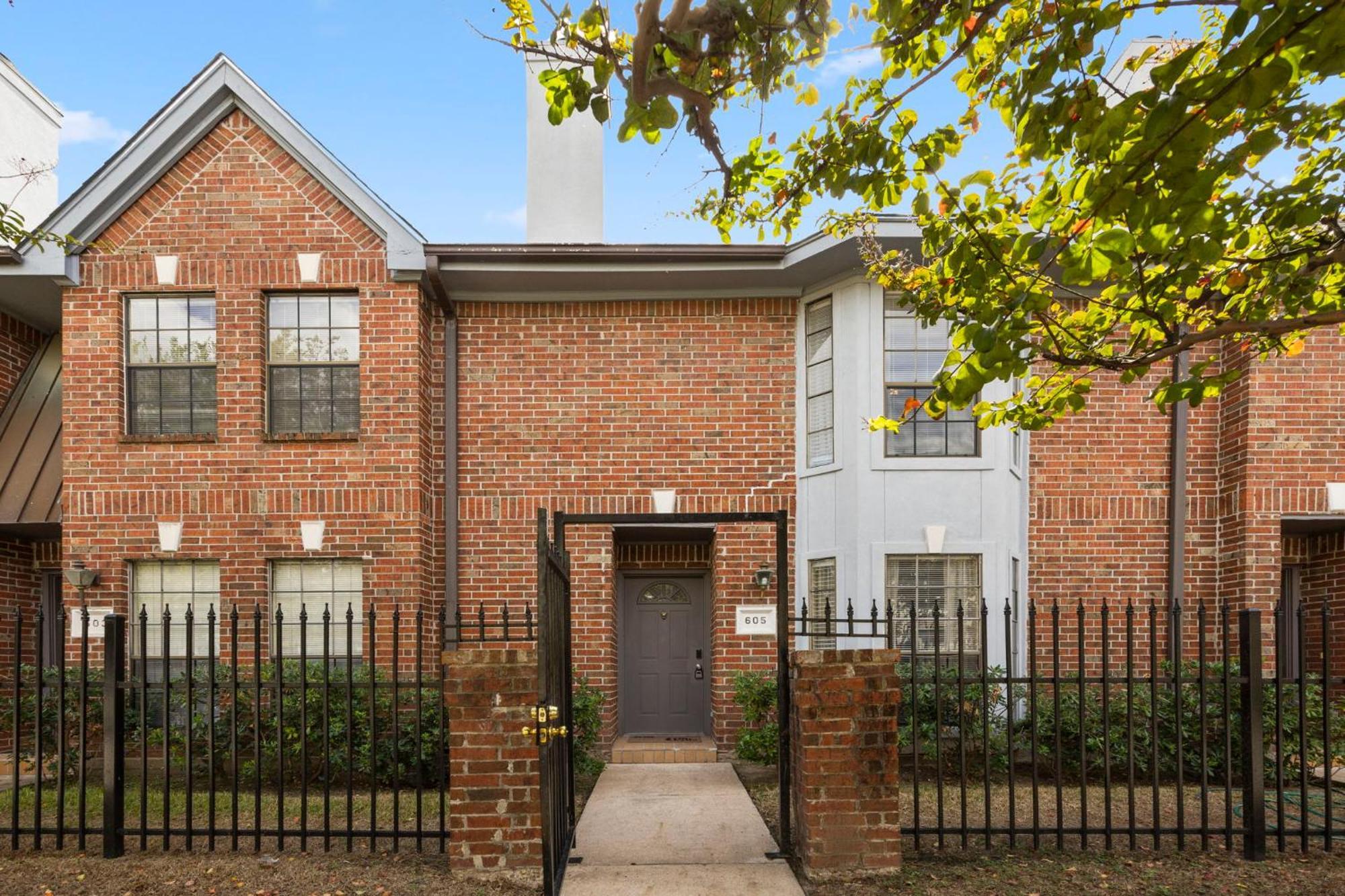 Montrose Two Homes 4 Bedroom 3400sf Sleeps 20 Downtown Multiple Families