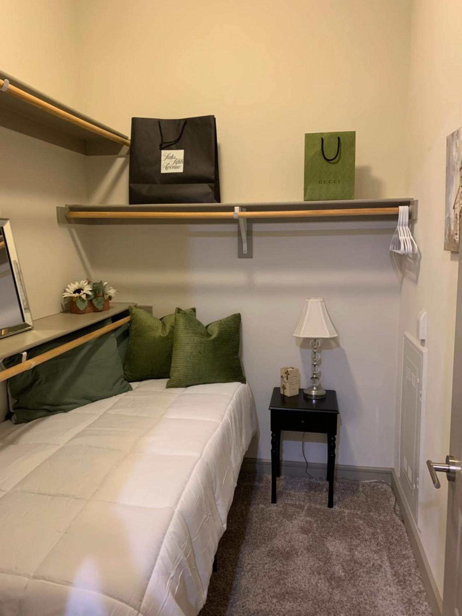 Apt In The Heart Of Dtwn Hou Free Parking Apartment *