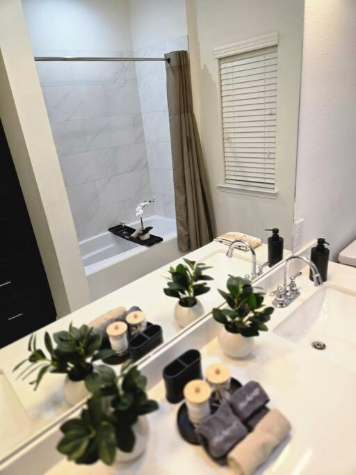 The Malmedy Is At A Location 3br Sleeps 10 * Houston