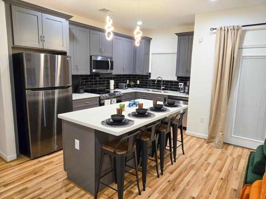 The Malmedy Is At A Location 3br Sleeps 10 *